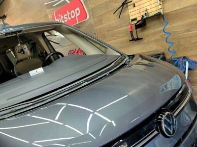 Установка лобового стекла Volkswagen T7 2022-