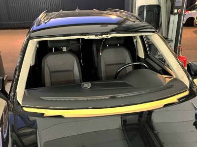 Установка лобового стекла Volkswagen Tiguan -