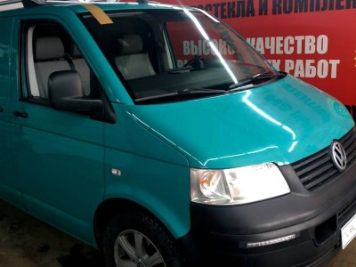 Установка лобового стекла Volkswagen Transporter T5 2003-2009
