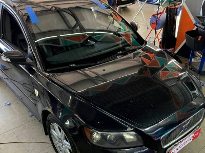 Установка лобового стекла Volvo S40 -