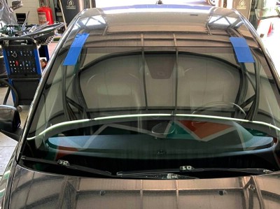 Установка лобового стекла Volvo S40 -