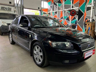 Установка лобового стекла Volvo S40 -