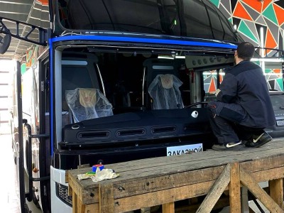 Установка лобового стекла Zhong Tong LCK6127H -