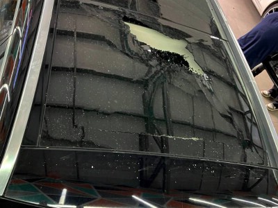 Замена панорамного окна Mercedes Benz -