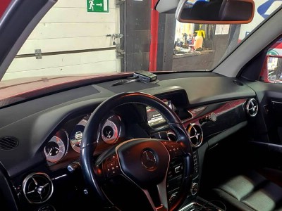 Установка заднего стекла Mercedes-Benz GLK X204 2008-2015