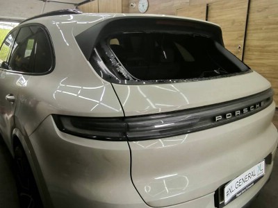 Установка заднего стекла Porsche Cayenne 2024-