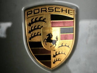 Установка заднего стекла Porsche Cayenne 2024-